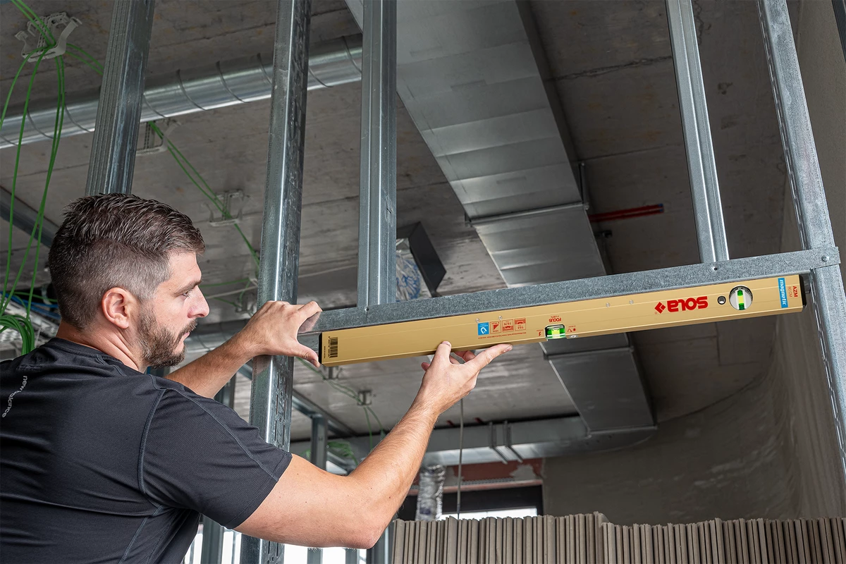 ソラ マグネティック アルミボックス水平器 全長30cm AZM30 1820301