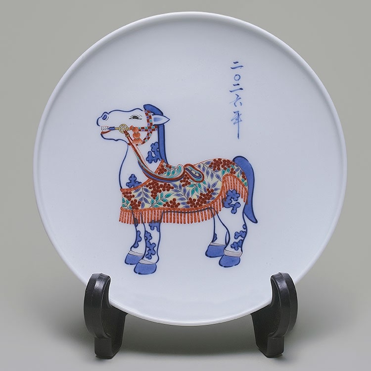 柿右衛門窯]柿右衛門イヤーズプレート2026年度版『染錦 南天馬文 皿