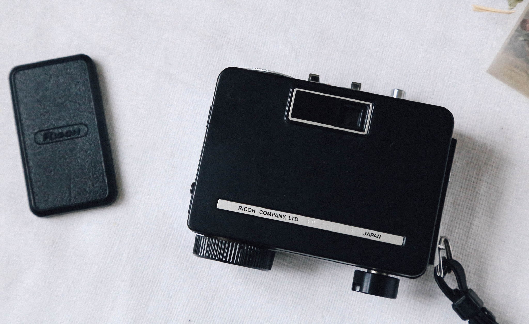 RICOH AUTO HALF E2 フラミンゴXピーコックブルー🦩🩵【完動品】ハーフ