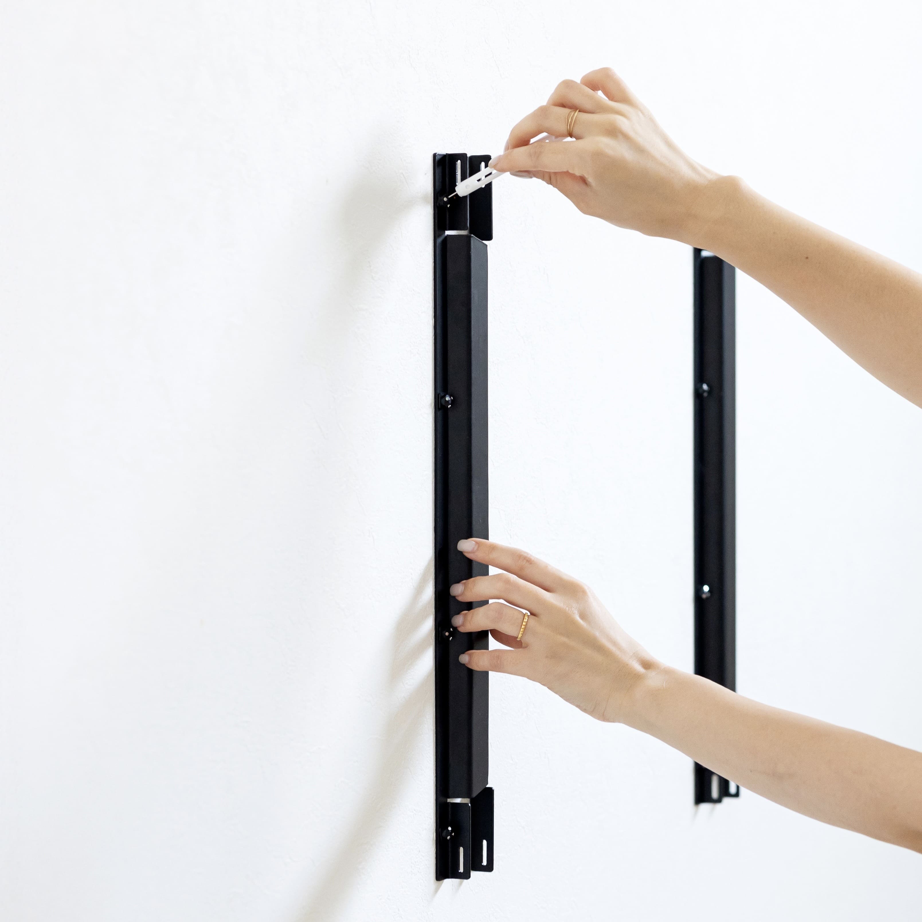 新品】テレビ壁掛け金具FLOAT エイトリビング 賃貸OK!壁掛けテレビ金具