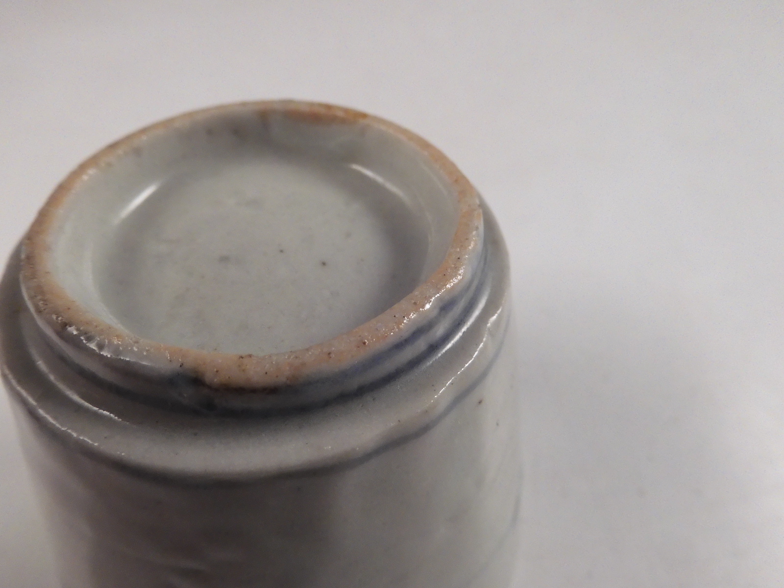 sold out】初期伊万里 染付 花草文 蕎麦猪口 江戸初期｜骨董品通販｜栄匠堂