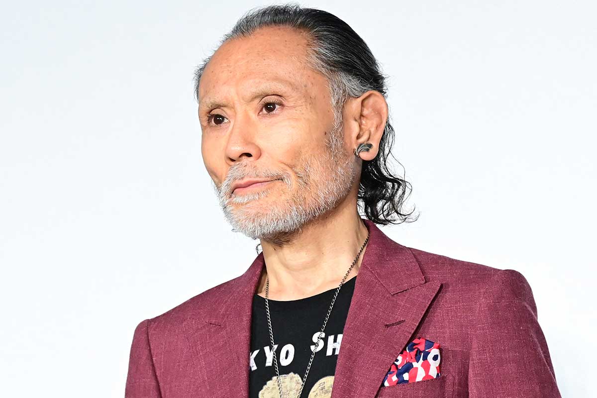 71歳・片岡鶴太郎、芸人時代やボクシング、絵画も…多才な変遷動画に