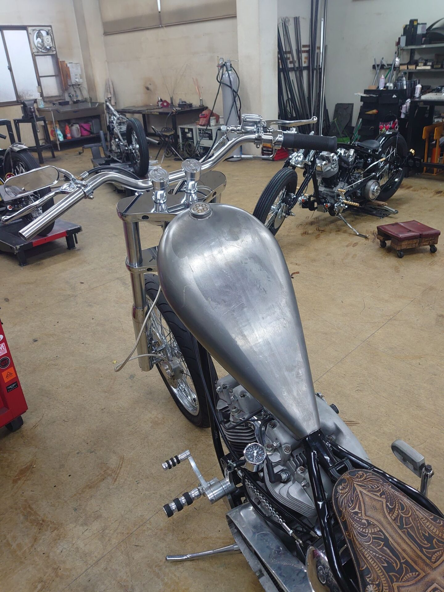 ニュースクールに似合うウエストコーストチョッパーズのガソリンタンク