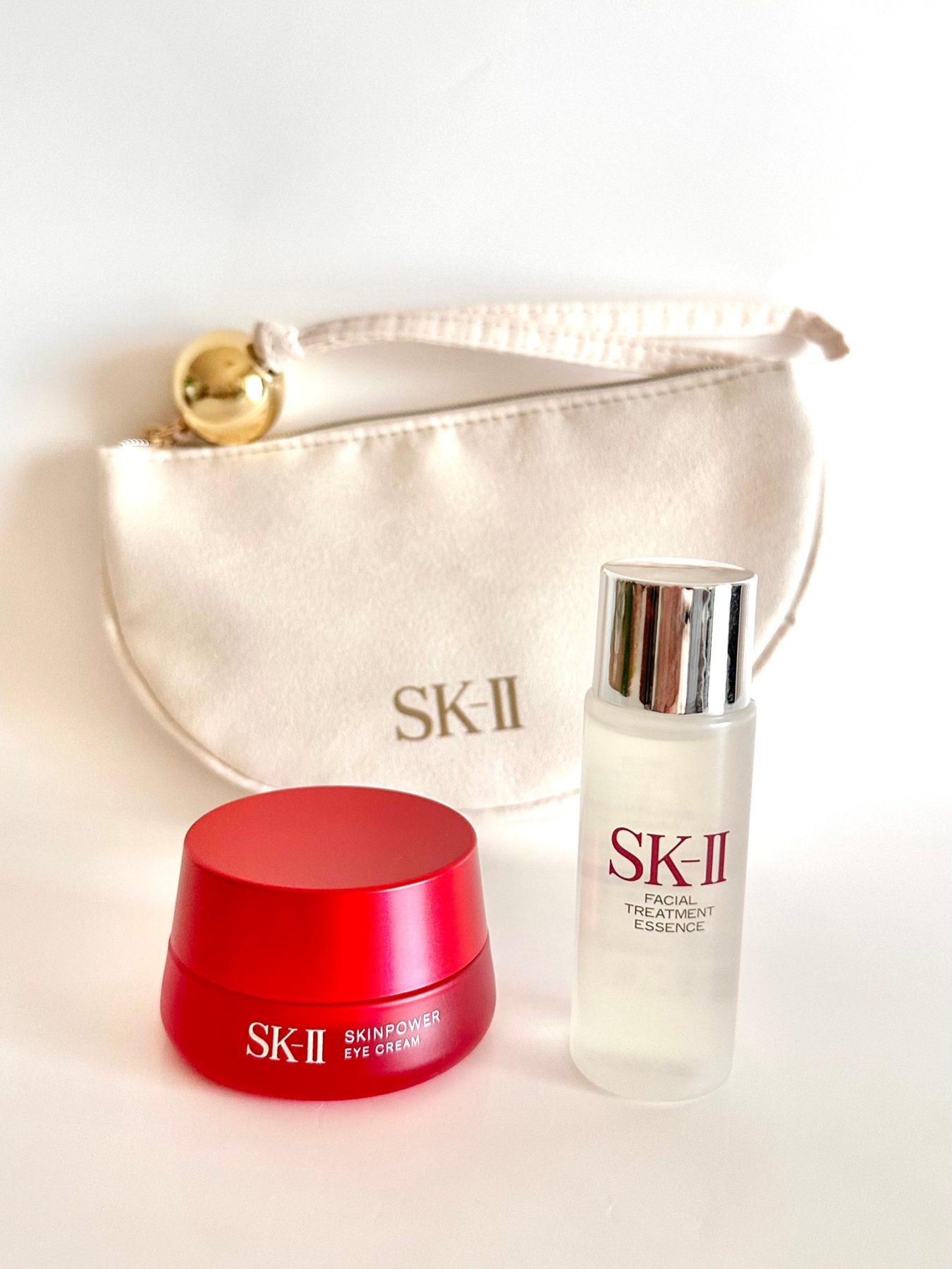 メインを飾る人気クリームに着目。【SK-II】の『クリスマスコフレ24年