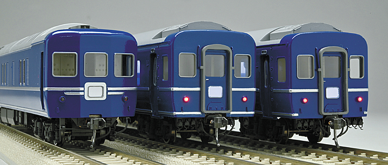 国鉄 24系25形 銀帯車 – 新製品紹介