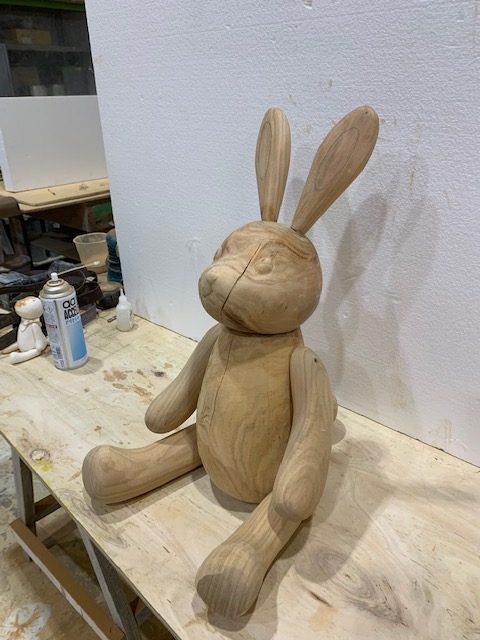 鎌倉市のシンボル木「ヤマザクラ」でつくるウサギの木彫り - eTREE