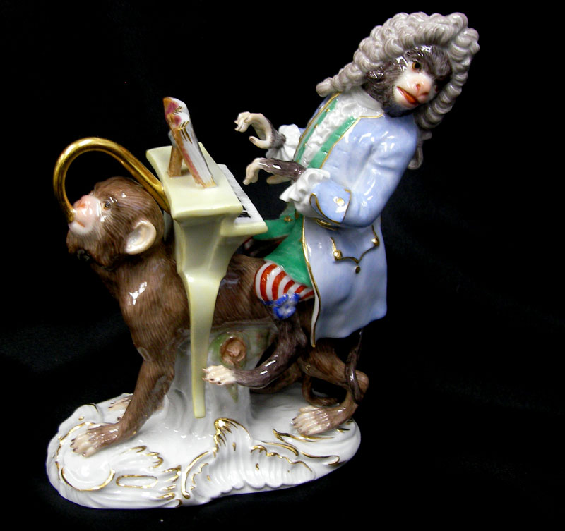 アンティークドイツ 楽隊フィギュリン 笛を吹く正装したモンキー 猿の