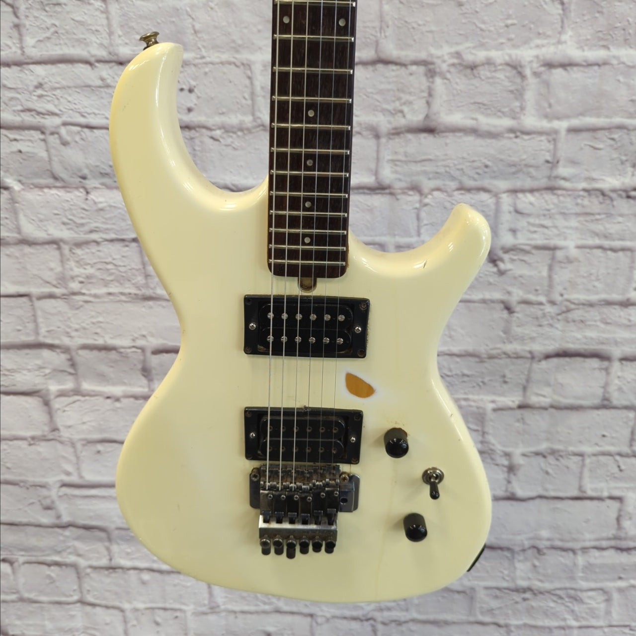 Aria Pro II RS-Hellcat アイボリー Aria Pro II RS-Hellcat