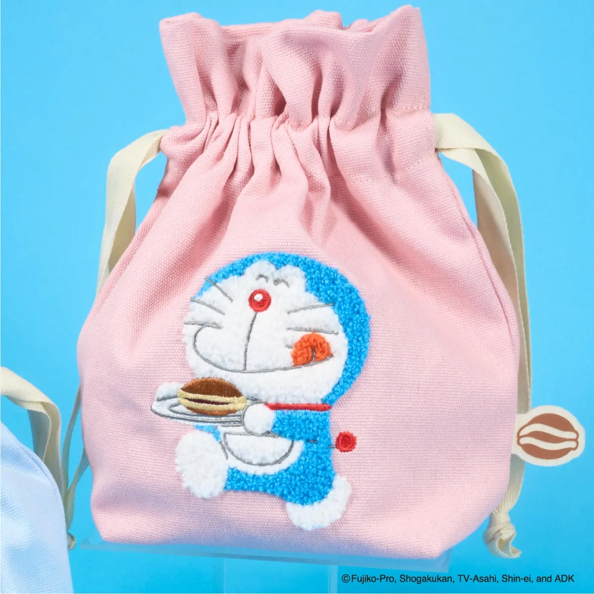 アイアップ公式通販】ドラえもん 相良刺繍巾着【予約商品：2026年2月