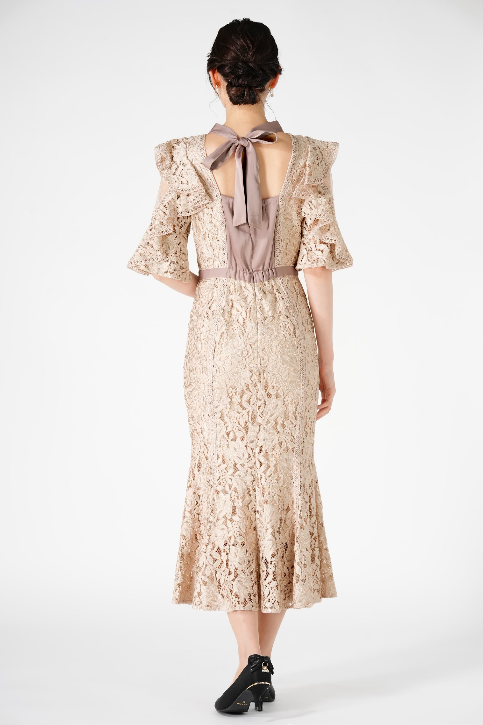 LILY BROWN 花柄レースバックリボンピンクドレス (S) をレンタル