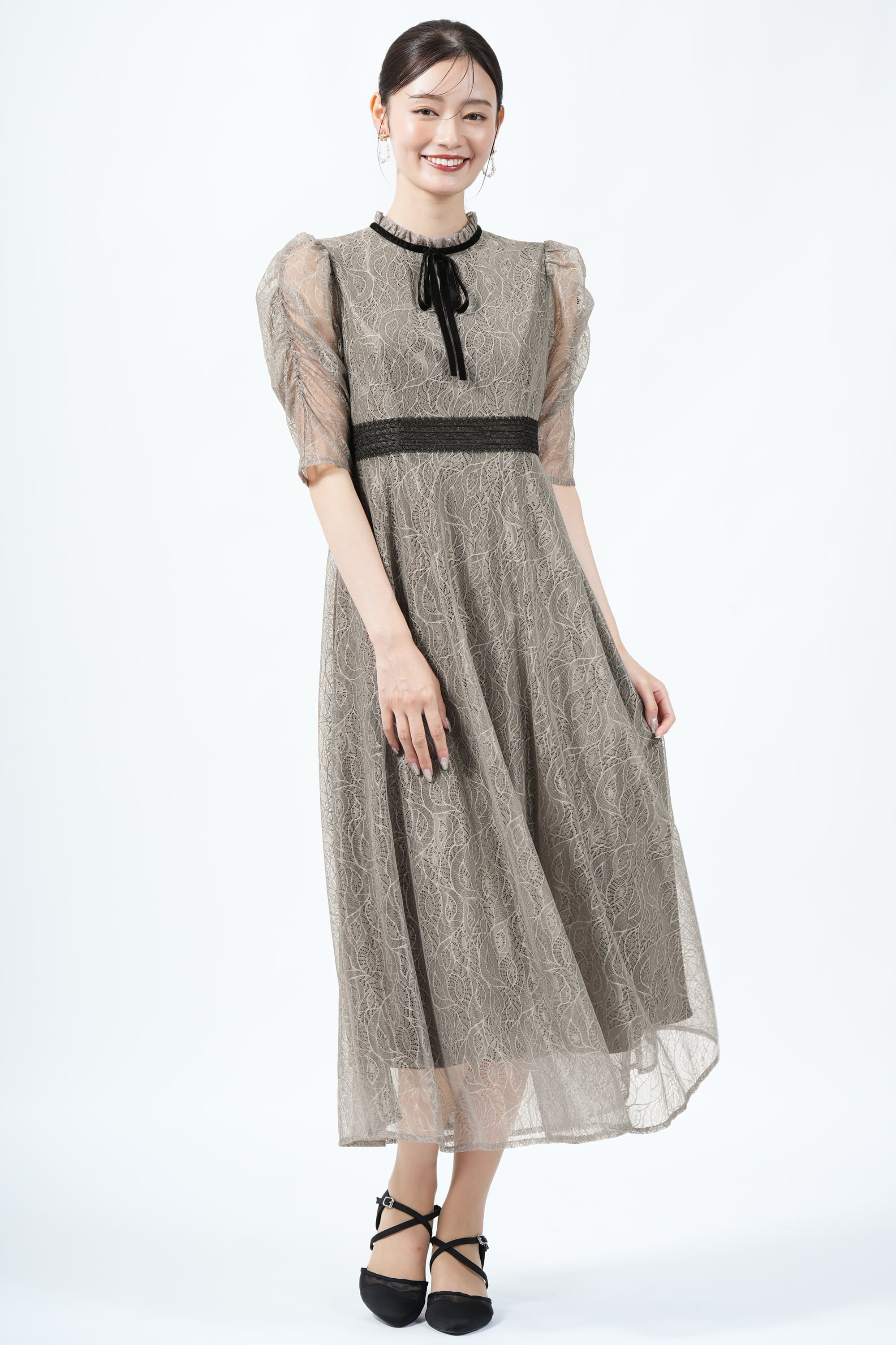 LEJA ベロアネックリボン総レースグレードレス (M) をレンタル - 結婚