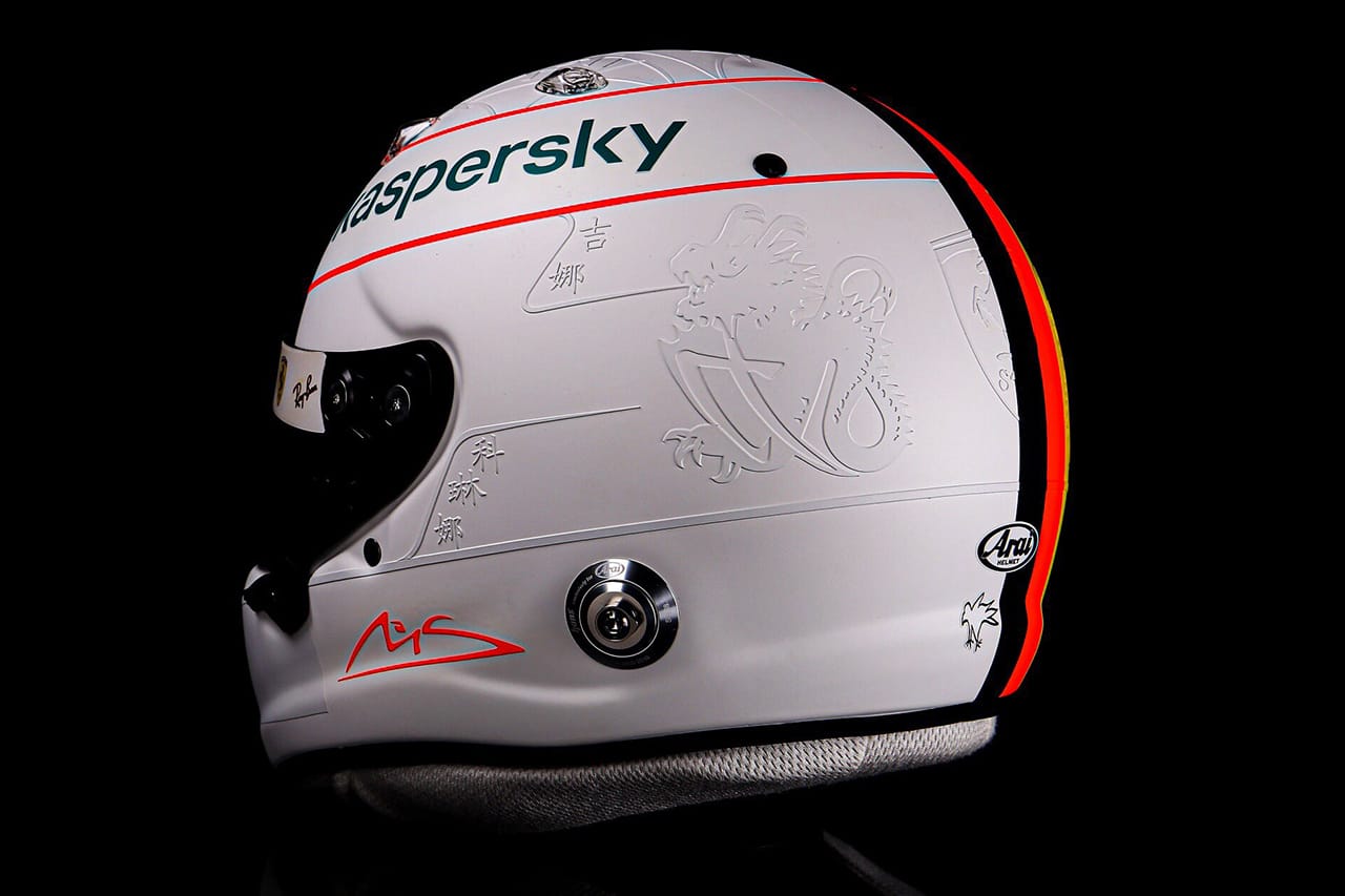 注文 1/2 ヘルメット セバスチャン・ベッテル フェラーリ セバスチャン