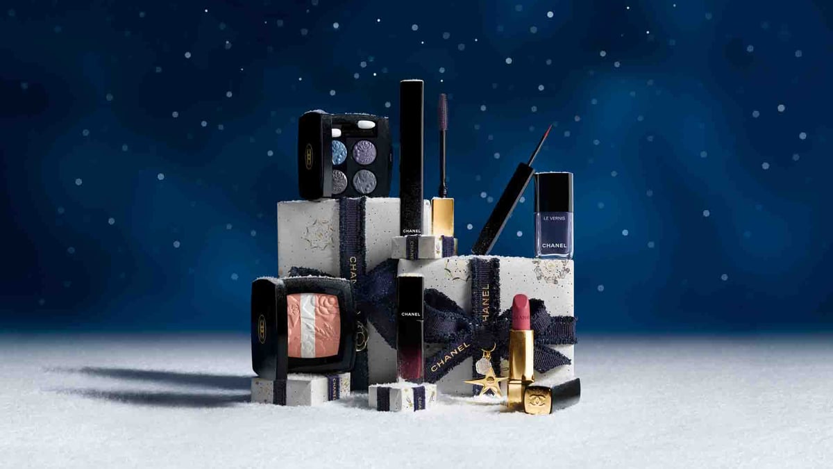 2025年クリスマスコフレ】シャネル：宇宙の美しさと2面性を表現した