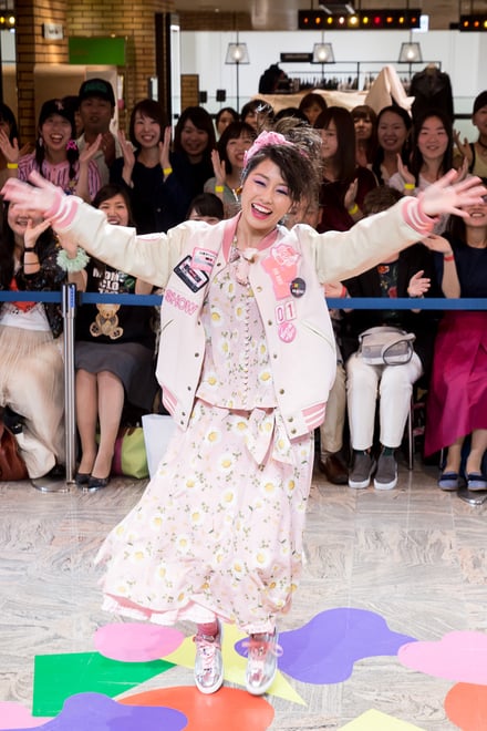 chisagonママ】ももクロピンクハウスコラボスタジャン箱推しLL