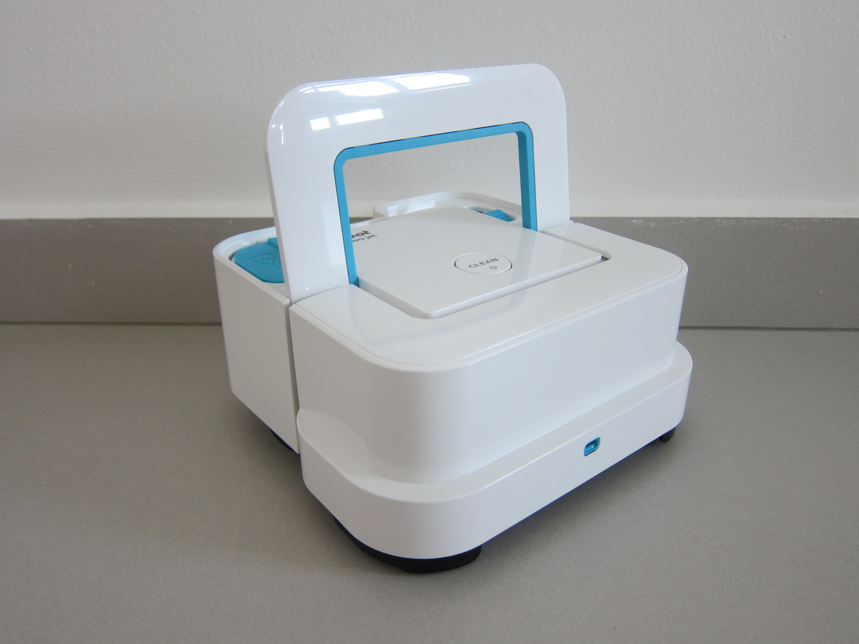 iRobot Braava Jet 240 « Blog | lesterchan.net