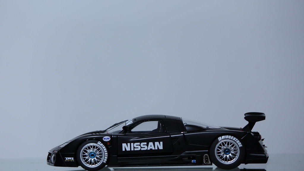 Autoart Signature 1:18 Nissan R390 GT1 LeMans 1997 Test Car