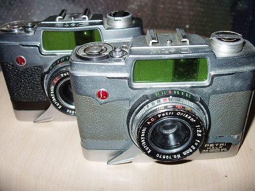 Petri Half - Camera-wiki.org - The free camera encyclopedia