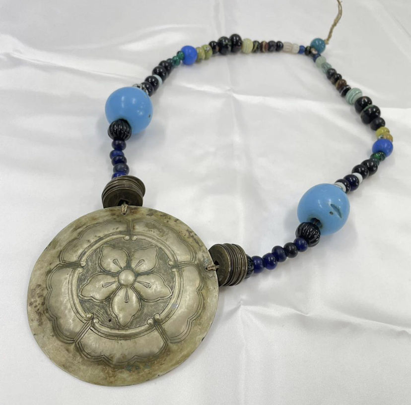 買取事例 ] 北海道 アイヌ民族 首飾り シトキ 重量 約576g 全長 約49cm