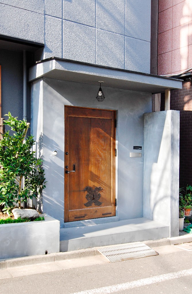 蔵戸扉建具引き戸玄関建築建設古民家カフェリノベーション店舗町屋開業