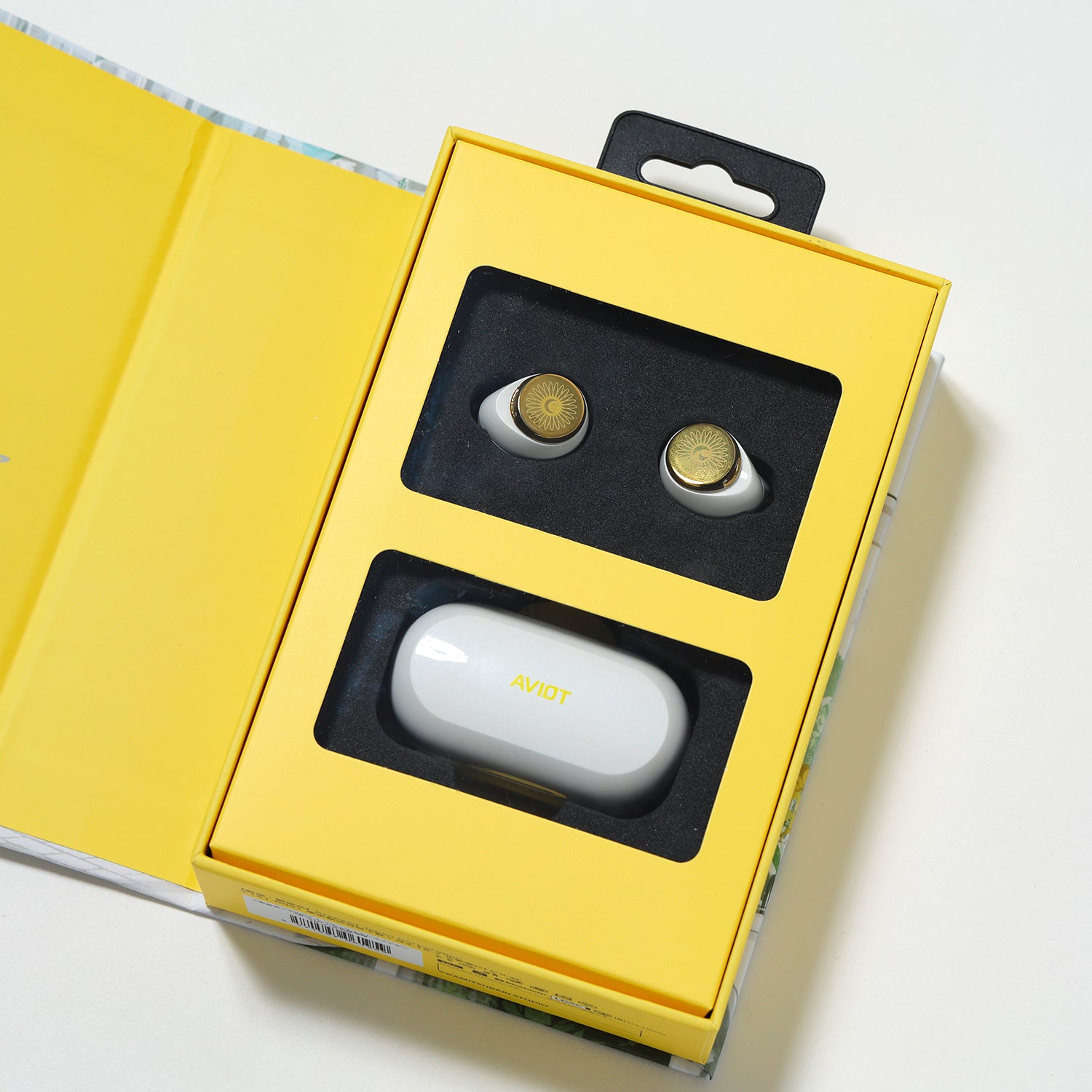 ヰ世界情緒】AVIOT×ヰ世界情緒 ボイス入りワイヤレスイヤホン（特典