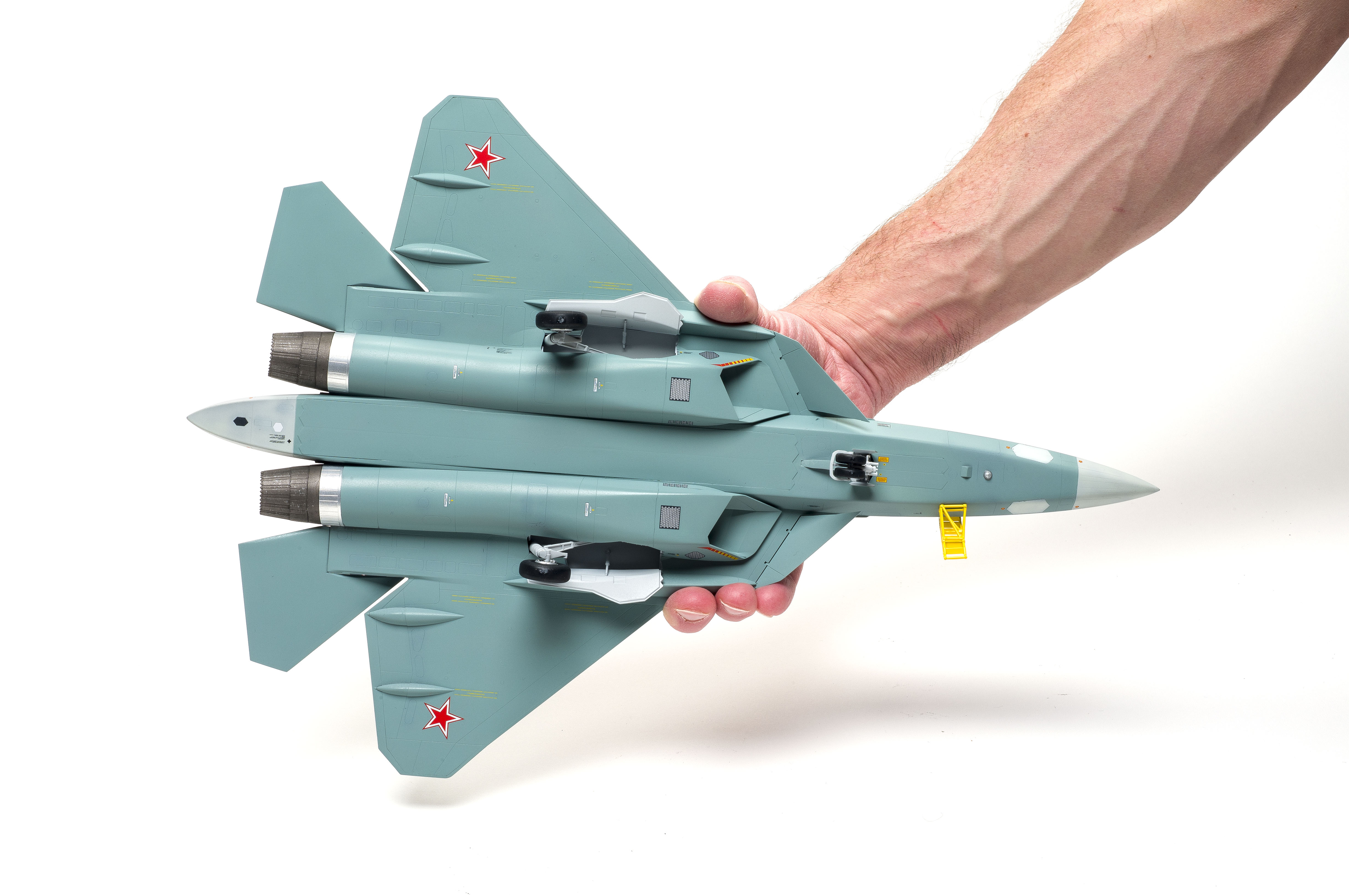 Build review of the Zvezda Sukhoi Su-57 Felon scale model aircraft