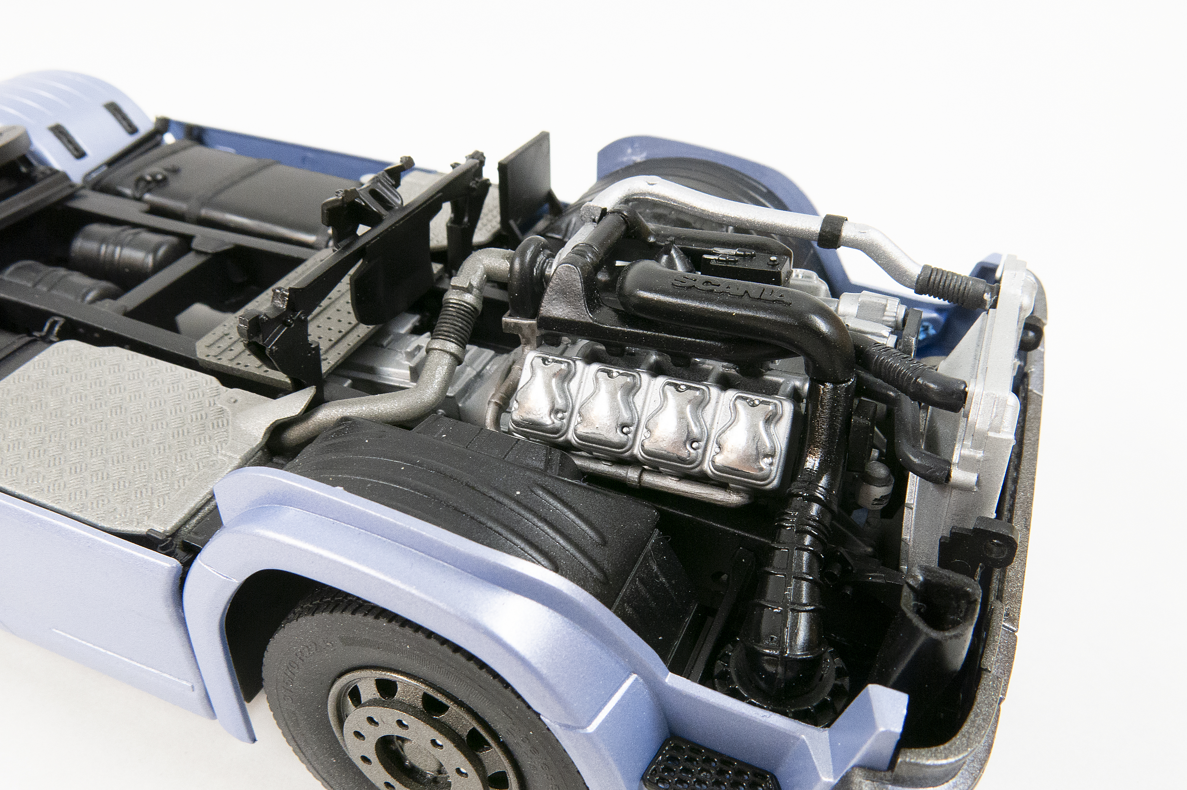 Italeri 1/24 scale Scania S770 4 X 2 Normal Roof plastic model kit