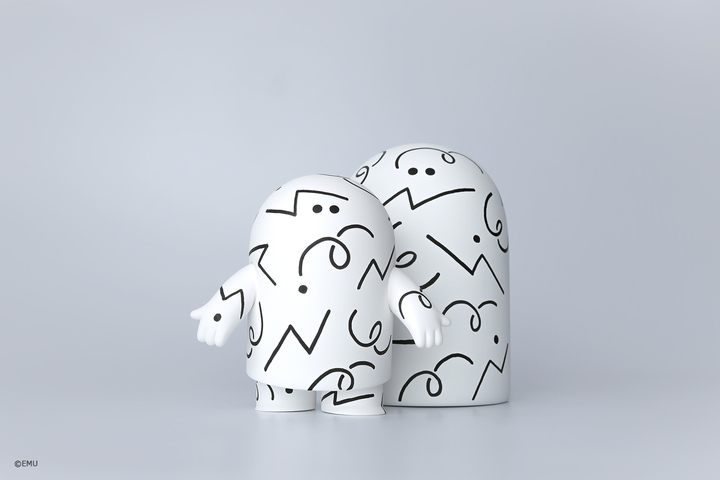 EMUの「黒板こけし」がソフビになり、新たに動き出す！木工