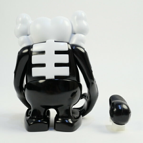 BOUNTY HUNTER KAWSくん ホワイト×ブラック BOUNTY HUNTER KAWSくん