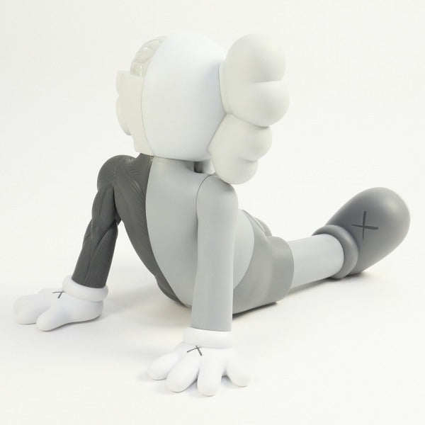 KAWS カウズ ×MEDICOM TOY COMPANION Resting Place フィギュア 灰