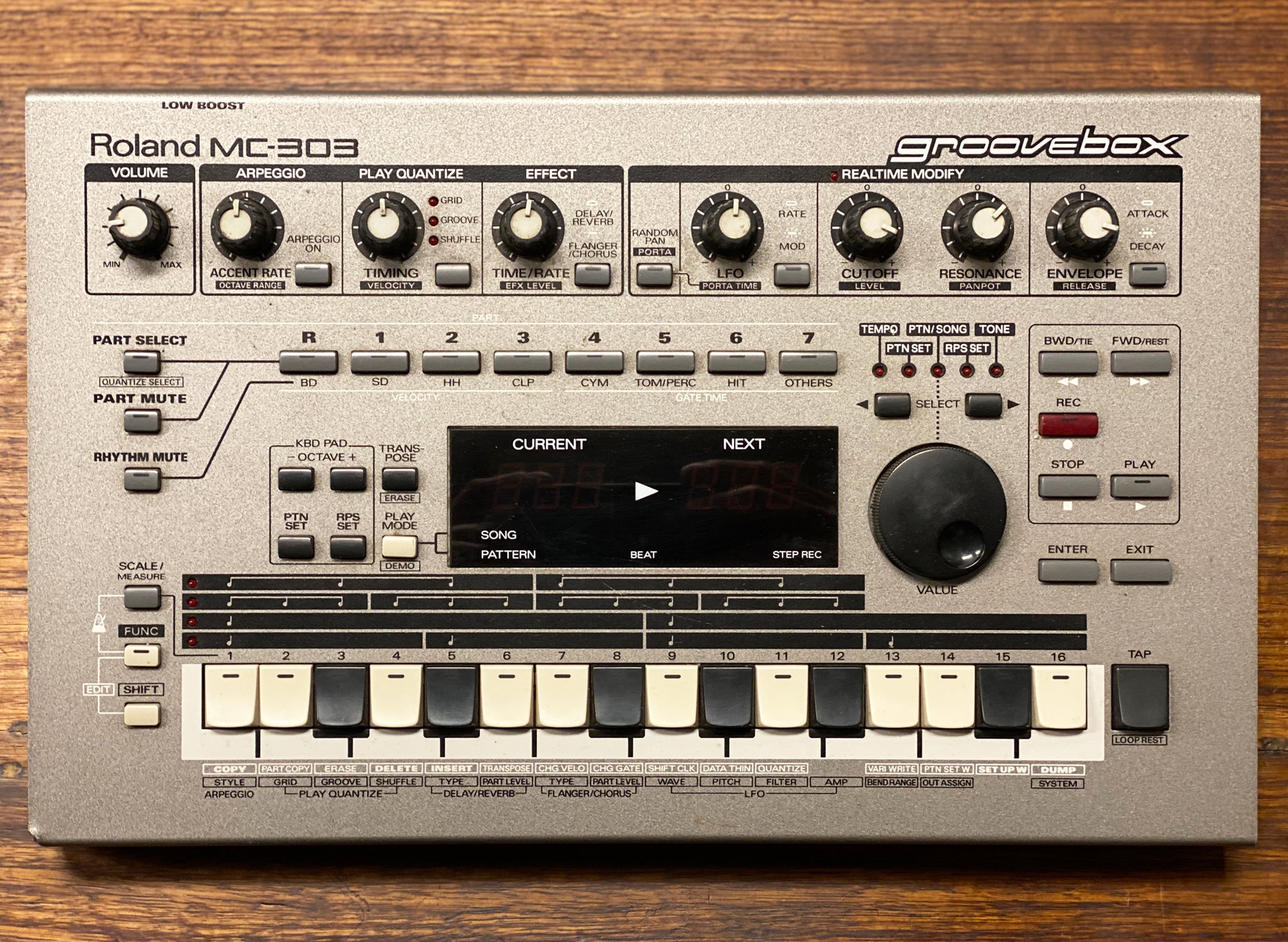 Roland MC-303 groovebox シーケンサー Amazon | Roland MC-303 Dance