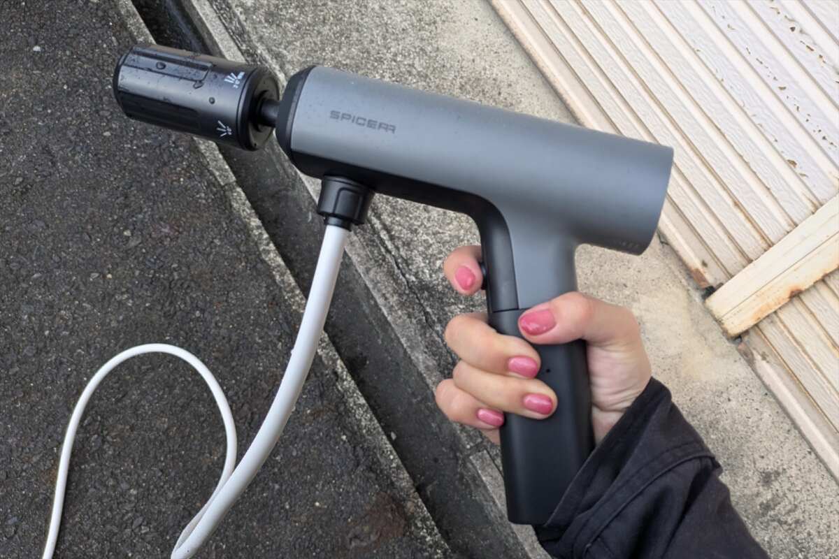 コンパクトで使いやすい『SPICERR ポケッタブル高圧洗浄機 SWU-1』の