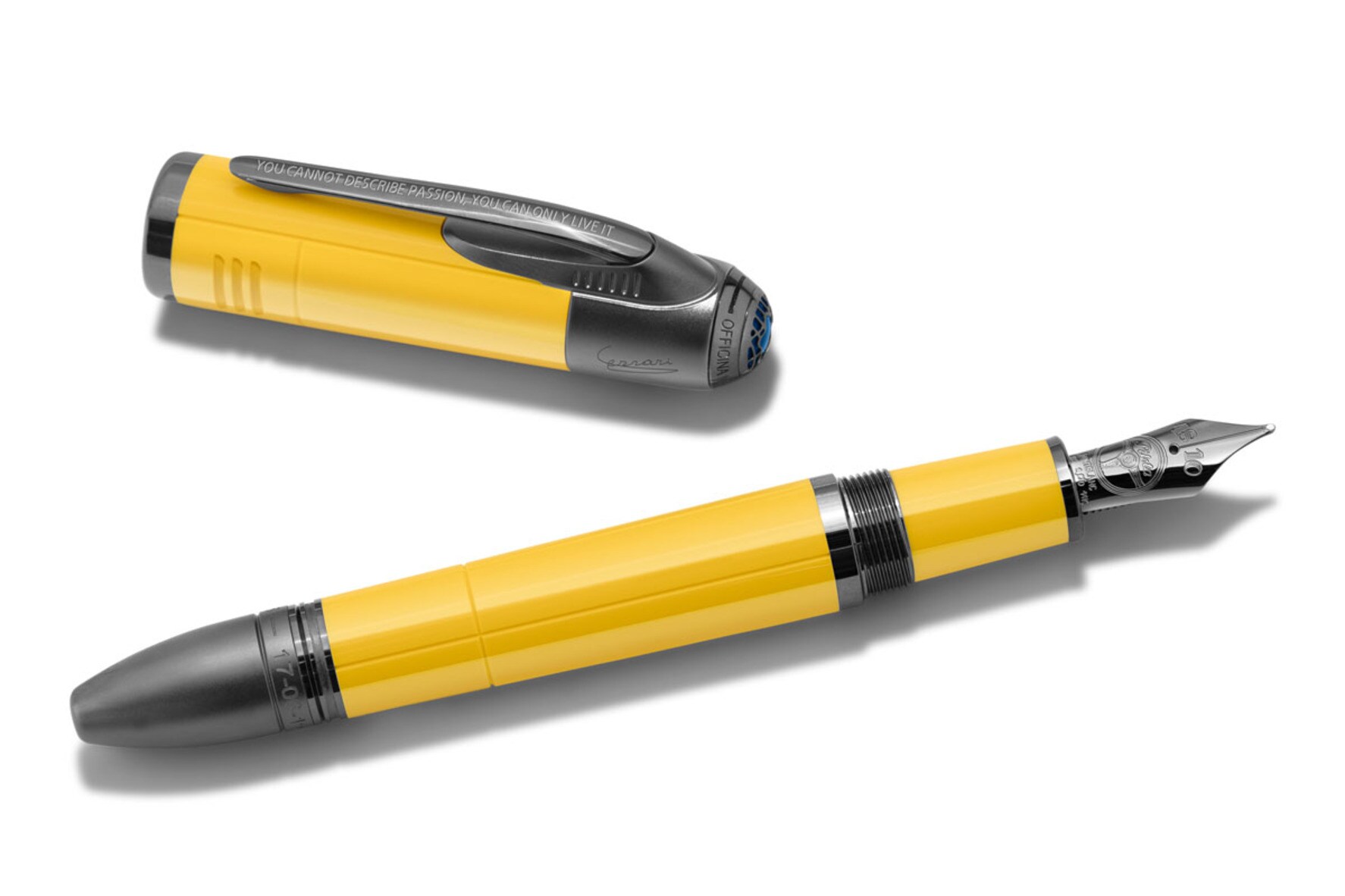 情熱を握る！】フェラーリイエローをまとったモンブラン「ジャッロ