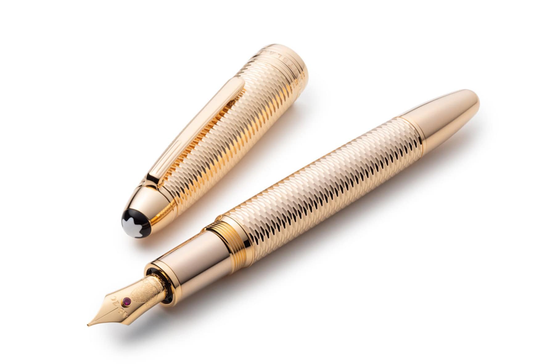 万年筆の王様”のペン先に、三越を象徴するライオンがエングレービング
