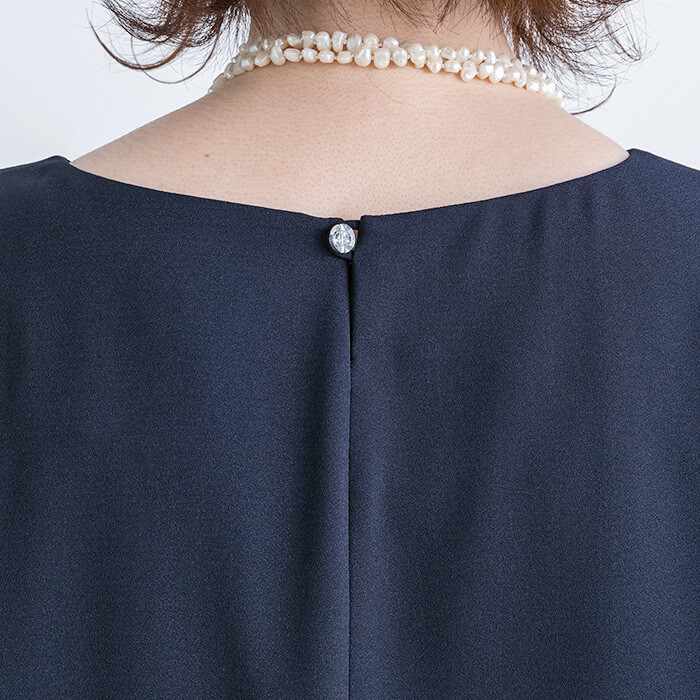 レース袖のワンピース 9号・ネイビー｜東京ソワールオンラインストア