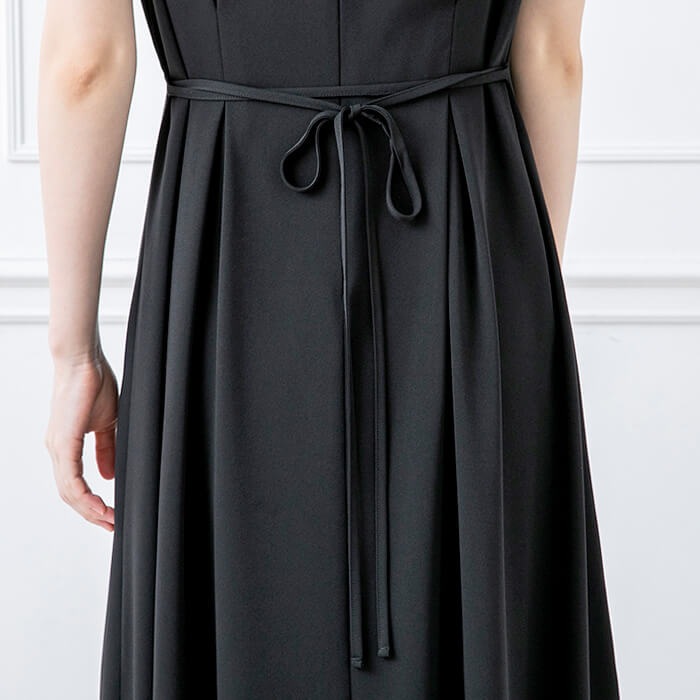 エレガントで美しいケープロングドレス 9号・ブラック｜東京ソワール