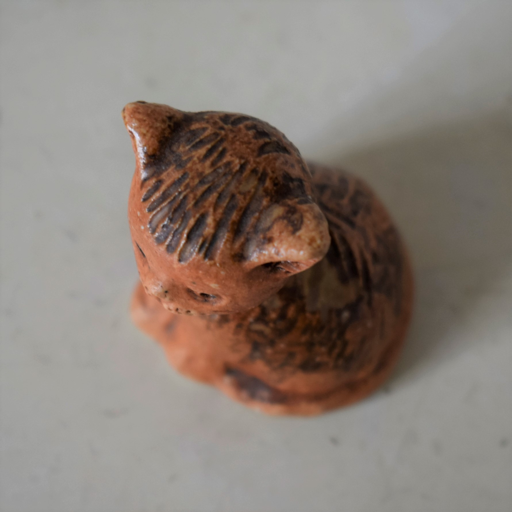 猫・ネコの置き物 / 艶・釉薬あり / Rutebo・ルーテボ | florantik