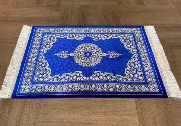 ペルシャ絨毯【シルク】クム 86x58cm *3399MZ | ペルシャ絨毯専門店