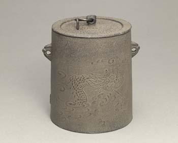 風炉釜】雲竜釜（うんりゅうがま）中釜 菊地政光作 | 茶道具通販専門店