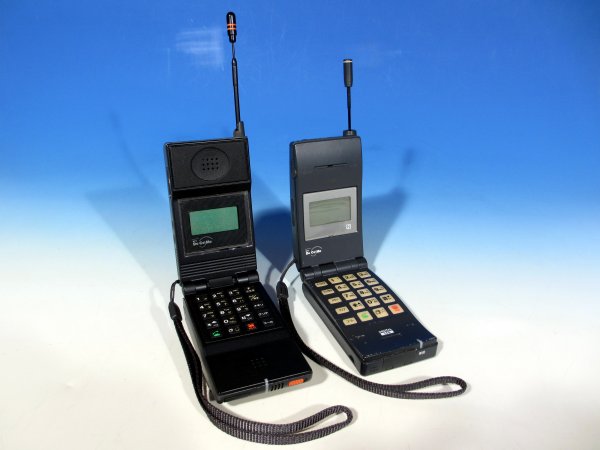 NEC携帯電話（昭和レトロ）KN- 1001 NEC携帯電話（昭和レトロ）KN