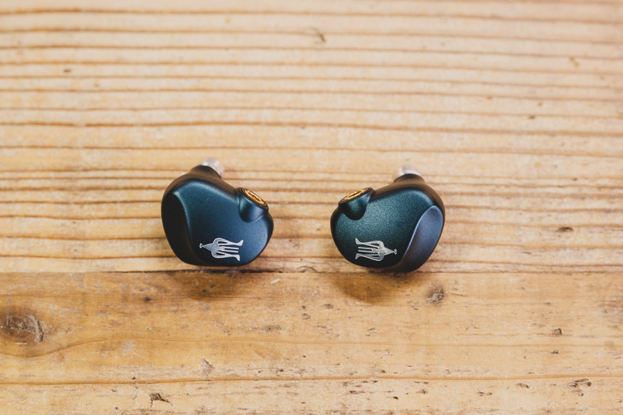 Meze Audio RAIPENTA イヤホン 初めての「高級」有線イヤホンは Meze