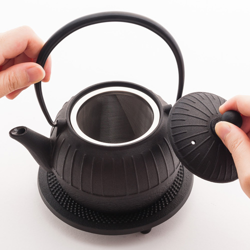 未使用品付属品付南部喜州 (及川 喜徳)造鍛治打袋鉉15型南部鉄瓶