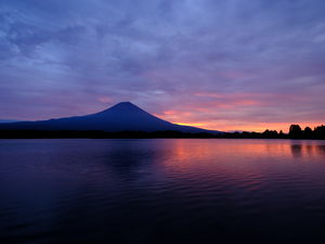 南の空は焼けて - 2022年10月12日(水)撮影 - 田貫湖・朝霧高原・天子