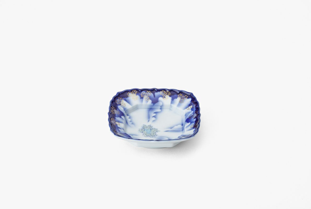 1704 深川製磁 花型皿 5客 金彩 1704 深川製磁 花型皿 5客 金彩 1704