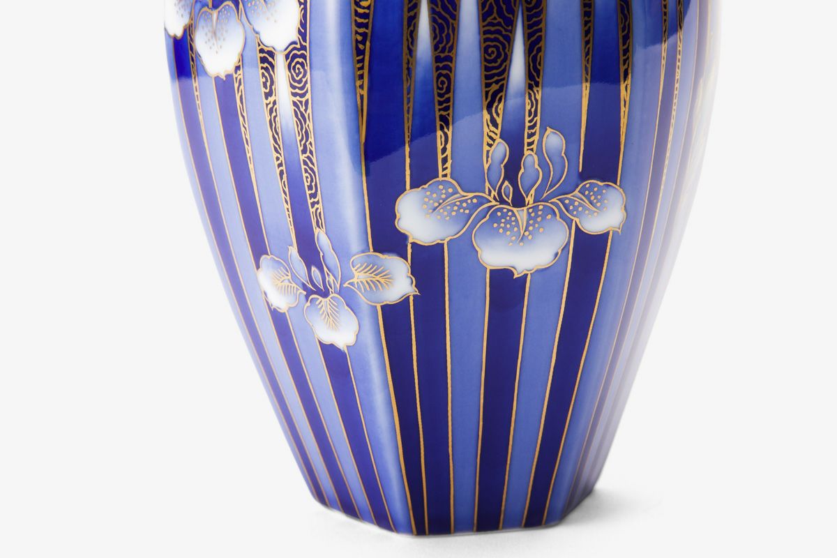 染錦金彩あやめ冠付六角7寸壺(壷) | 有田焼 深川製磁｜公式オンライン