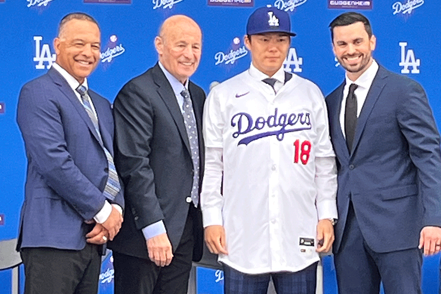 山本由伸 ボブルヘッド ドジャース入団会見 山本由伸 ドジャース 入団