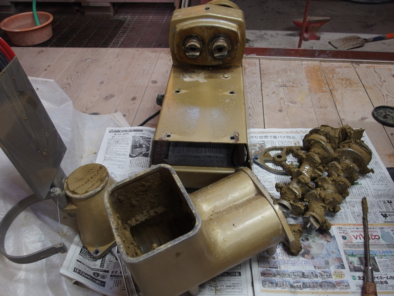 作業時間は1時間ちょっと！シンポの土練機NRA-03型を分解掃除