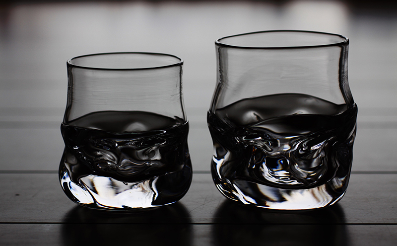 ロックグラス 2個 ガラス 加工品 燃える男はロック！ 透明 宙吹き 吹き