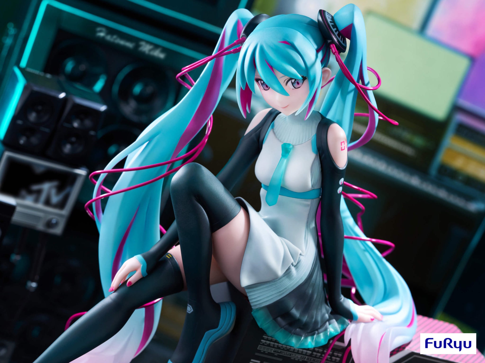 初音ミク Thunderbolt 1/7スケールフィギュア Amazon | Design COCO