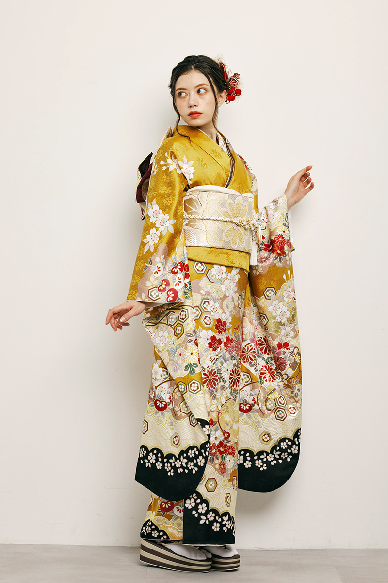 華やかな花柄振袖（紺色・黄色） 振袖 成人式 フルセット 華やかな花柄