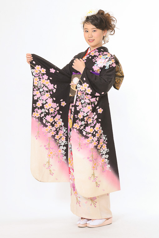 黒地ピンク花 - 振袖コレクション｜はたちの集い（成人式）振袖
